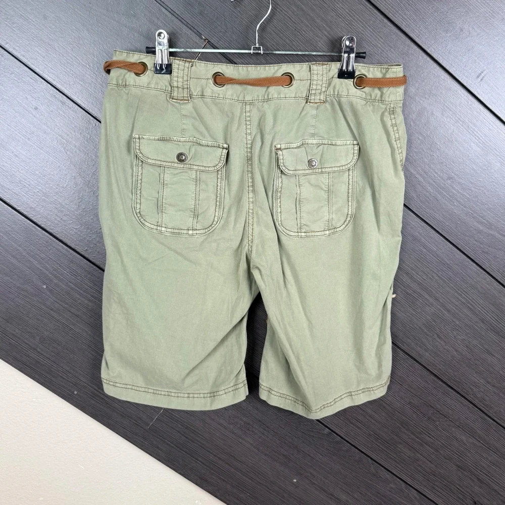 Sahalie Women's Medium Green Bermuda Shorts Cotton Stretch Belted Hiking